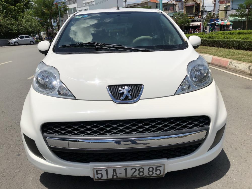 Peugeot 107 2011 - Bán Peugeot 107 nhập mới 2011, số tự động 6 cấp, 4 túi khí an toàn, nội thất xám