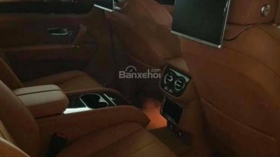 Bentley Bentayga 2018 - Bán xe Bentley Bentayga 4.0L sản xuất năm 2018, màu vàng cát và xám tôn, xe nhập Mỹ