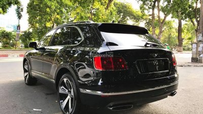 Bentley Bentayga 2018 - Bán Bentley Bentayga Edition sản xuất năm 2018, màu đen, nhập khẩu