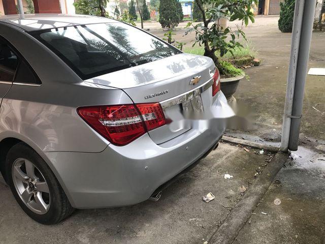 Chevrolet Cruze 2011 - Bán ô tô Chevrolet Cruze đời 2011, màu bạc 