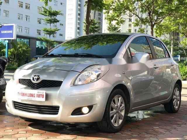 Toyota Yaris Verso 2009 - Bán ô tô Toyota Yaris Verso sản xuất năm 2009, màu bạc, xe nhập, giá tốt