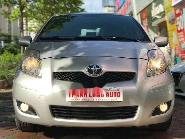 Toyota Yaris Verso 2009 - Bán ô tô Toyota Yaris Verso sản xuất năm 2009, màu bạc, xe nhập, giá tốt