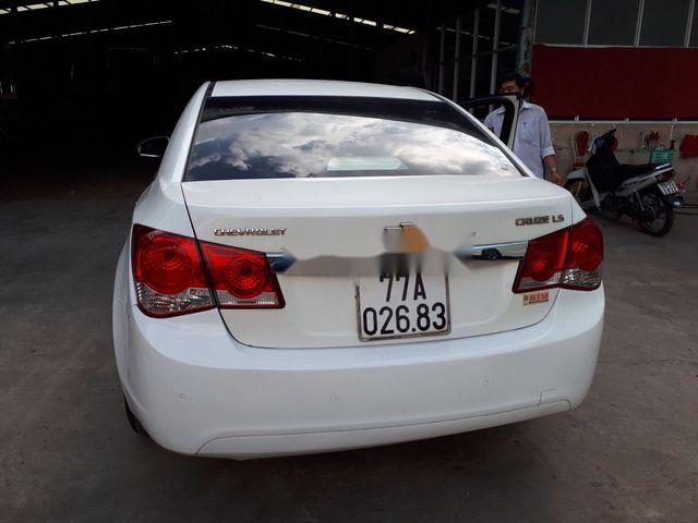 Chevrolet Cruze LS  2013 - Bán xe Chevrolet Cruze LS đời 2013, màu trắng 