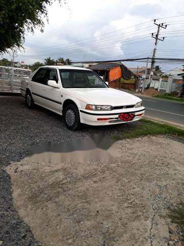 Honda Accord 1996 - Cần bán gấp Honda Accord năm 1996, màu trắng, giá tốt