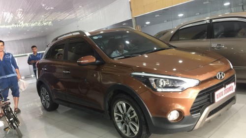 Hyundai i20 Active   1.4AT   2015 - Bán xe Hyundai i20 Active 1.4AT sản xuất năm 2015, màu nâu chính chủ, giá tốt