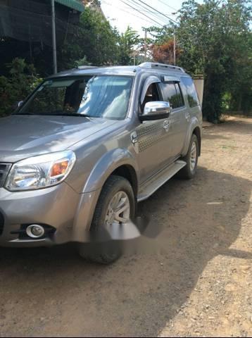 Ford Everest 2014 - Cần bán gấp Ford Everest năm sản xuất 2014, màu bạc, giá 610tr