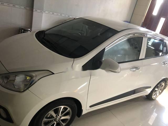 Hyundai Grand i10 AT 1.2   2015 - Bán xe Hyundai Grand i10 AT 1.2 đời 2015, màu trắng, xe nhập, giá tốt