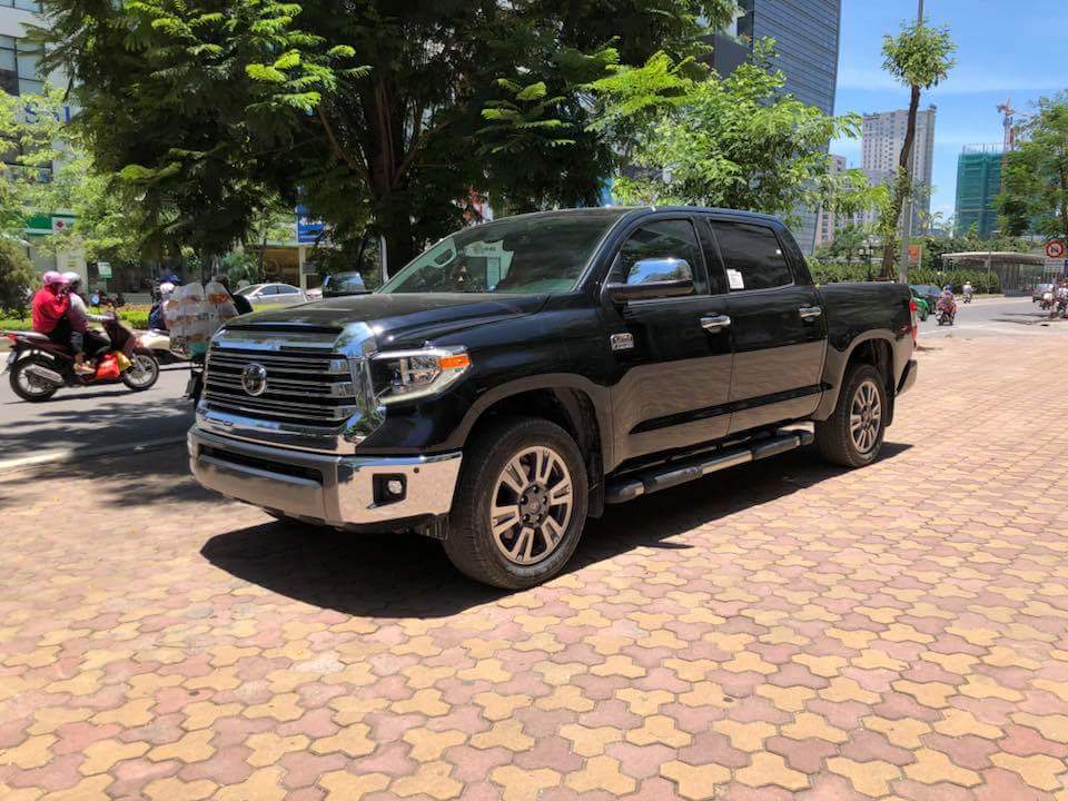 Toyota Tundra 1794 Edition 2018 - Bán xe Toyota Tundra 1794 Edition sản xuất 2018, màu đen, nội thất nâu mới 100%