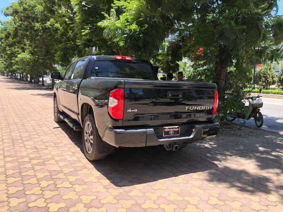 Toyota Tundra 1794 Edition 2018 - Bán xe Toyota Tundra 1794 Edition sản xuất 2018, màu đen, nội thất nâu mới 100%