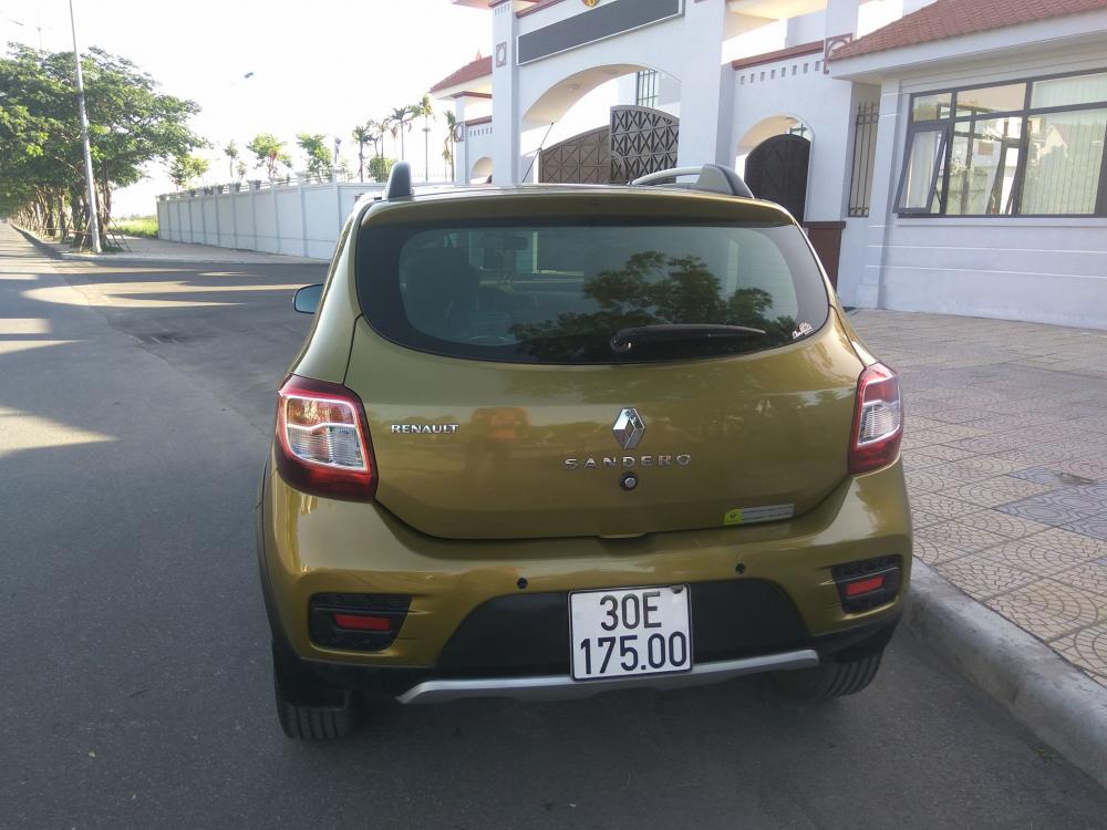 Renault Sandero Stepway 2015 - Ít nhu cầu sử dụng nên bán, xe Renault Sandero Stepway tháng 10 năm 2015, màu vàng, nhập khẩu giá cạnh tranh