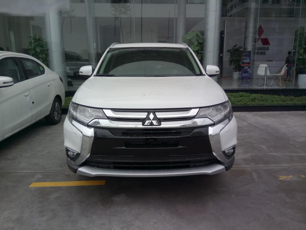 Mitsubishi Outlander 2.4 Premium 2018 - Cần bán Mitsubishi Outlander 2.4 Premium SX 2018, màu trắng, hỗ trợ trả góp, LH: 0919120195