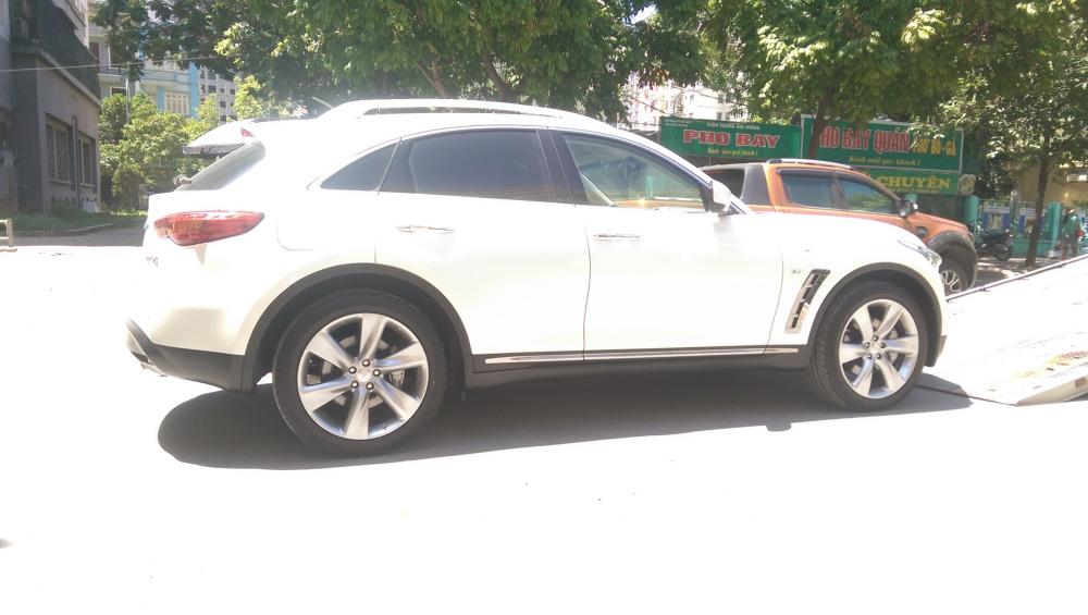 Infiniti QX70 2017 - Bán xe Infiniti QX70 đời 2018, màu trắng, nhập khẩu nguyên chiếc