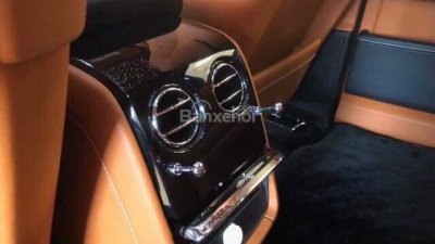 Rolls-Royce Phantom 2018 - Bán ô tô Rolls-Royce Phantom 8/2018, màu bạc nhập khẩu nguyên chiếc