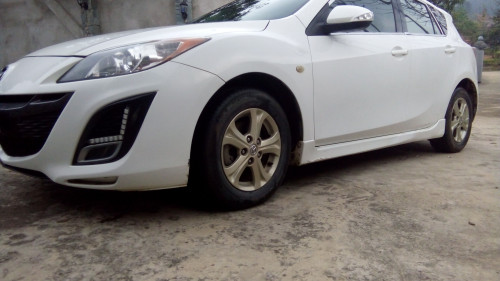 Mazda 2   3 2.0 AT  2010 - Cần bán gấp Mazda 2 3 2.0 AT 2010, màu trắng