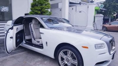 Rolls-Royce Wraith 2016 - Cần bán gấp Rolls-Royce Wraith sản xuất 2016, màu trắng xe nhập