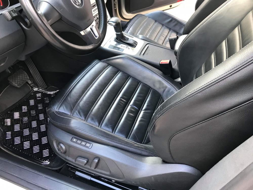 Volkswagen Passat 2.0 sport 2009 - Bán VIP Volkswagen Passat 2.0 sport màu bạc, xe nhập, xe zin đẹp