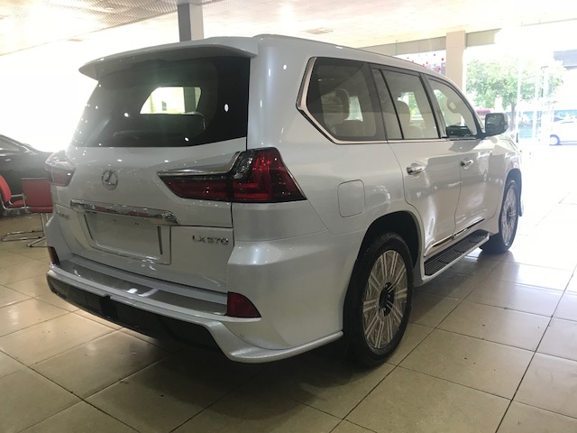 Lexus LX 570 Super Sport S 2018 - Bán xe Lexus LX 570 Super Sport S 2018, màu trắng, nhập khẩu Trung Đông