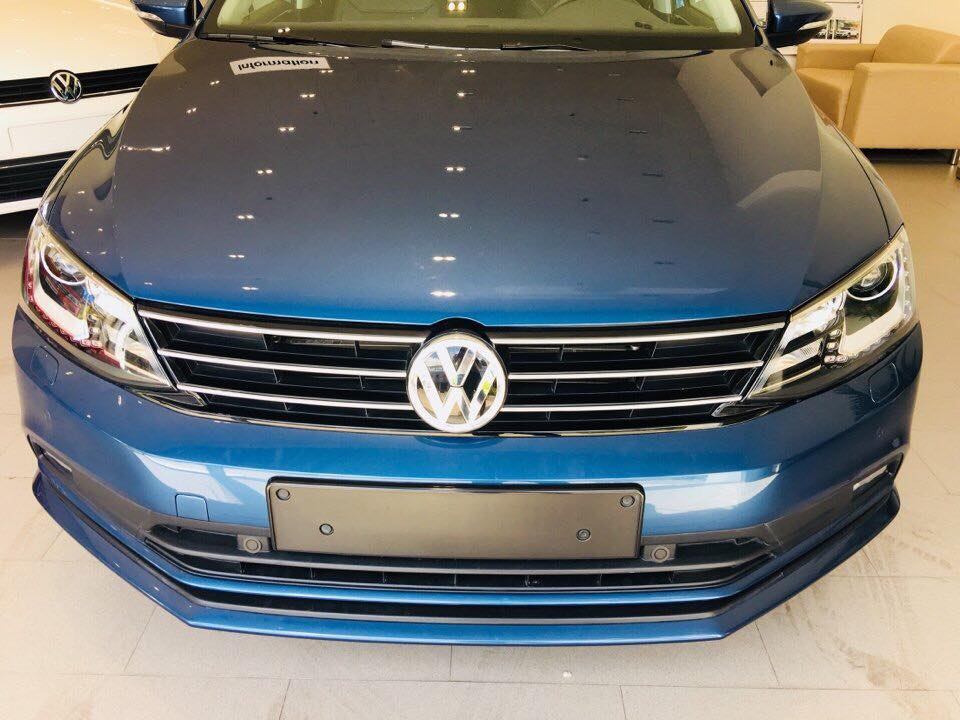 Volkswagen Jetta 2018 - Volkswagen JETTA màu đẹp độc, sang trọng. LH: 0911956499 (Chi)