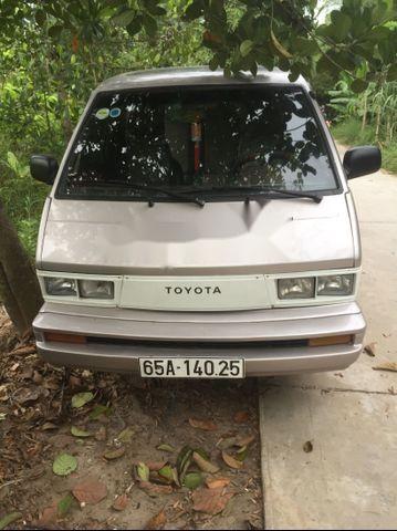 Toyota Van 1983 - Cần bán gấp Toyota Van 1983 chính chủ giá cạnh tranh