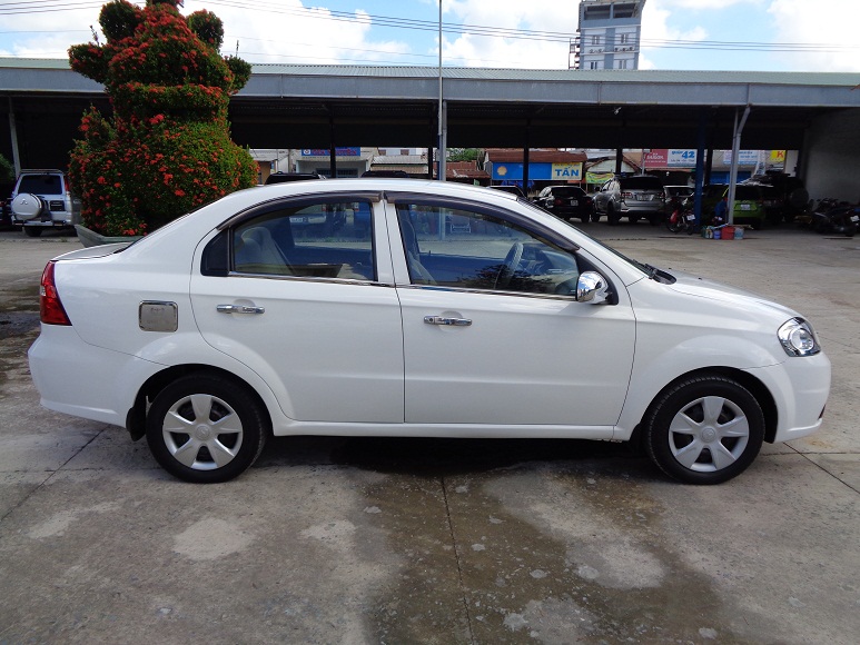 Daewoo Gentra SX 2011 - Bán xe Daewoo Gentra SX năm sản xuất 2011, màu trắng