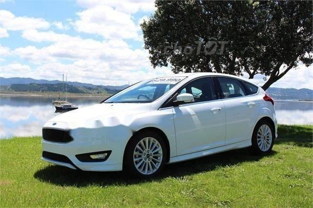 Ford Focus 2018 - Bán ô tô Ford Focus đời 2018, màu trắng, giá chỉ 750 triệu