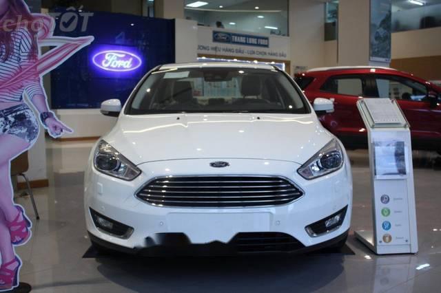 Ford Focus 2018 - Bán ô tô Ford Focus đời 2018, màu trắng, giá chỉ 750 triệu