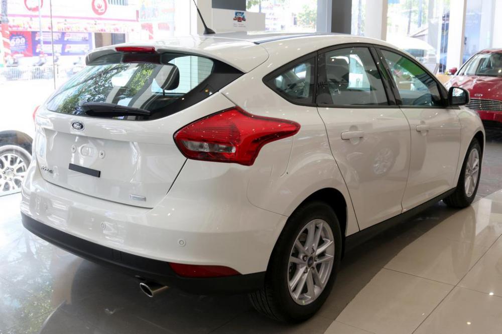 Ford Fiesta 2018 - Bán xe Ford Fiesta 2018, màu trắng giá cạnh tranh