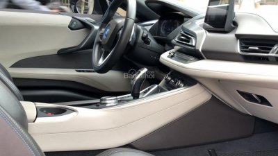 BMW i8 2014 - Bán BMW i8 model 2015, màu trắng, nhập khẩu, xe 1 chủ, cực đẹp