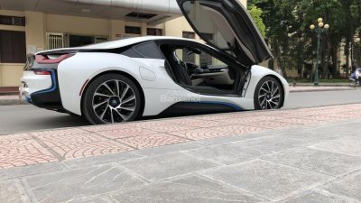 BMW i8 2014 - Bán BMW i8 model 2015, màu trắng, nhập khẩu, xe 1 chủ, cực đẹp