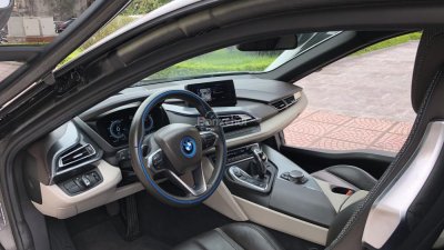 BMW i8 2014 - Bán BMW i8 model 2015, màu trắng, nhập khẩu, xe 1 chủ, cực đẹp