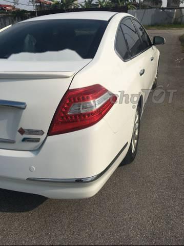 Nissan Teana 2010 - Bán xe Nissan Teana năm sản xuất 2010, màu trắng như mới, giá chỉ 495 triệu