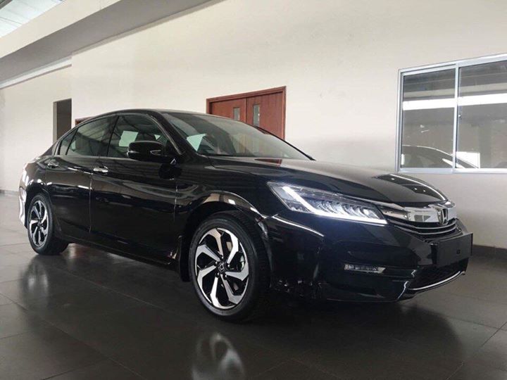 Honda Accord 2018 - Cần bán Honda Accord đời 2018, màu đen, nhập khẩu