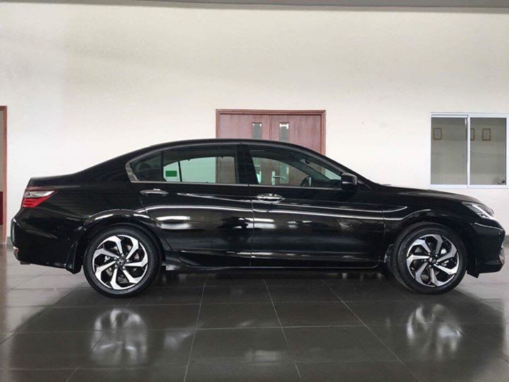 Honda Accord 2018 - Cần bán Honda Accord đời 2018, màu đen, nhập khẩu