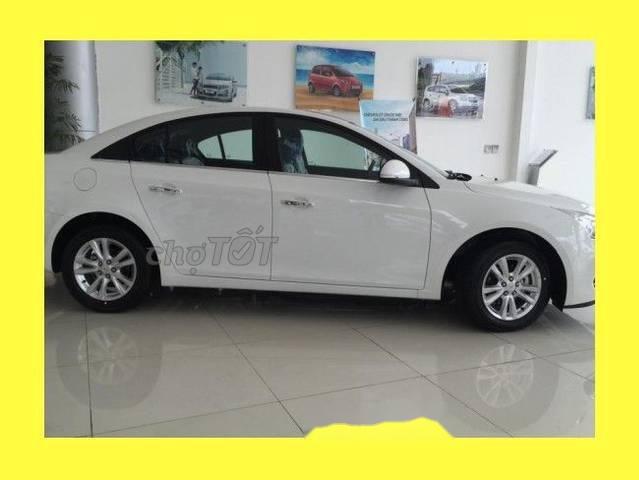 Chevrolet Cruze 2018 - Bán ô tô Chevrolet Cruze 2018, màu trắng, giá tốt