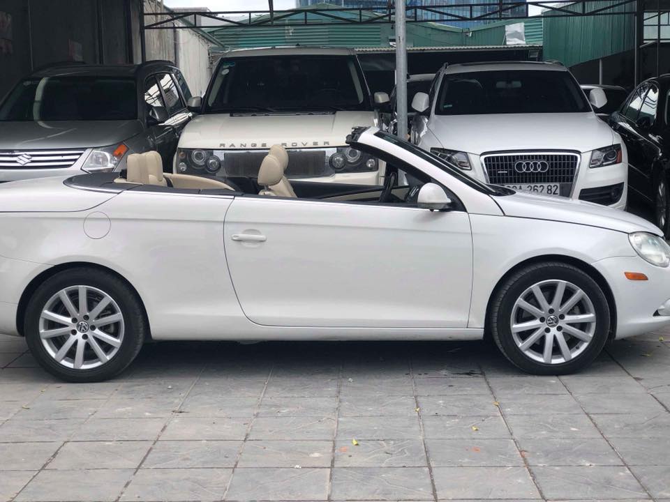 Volkswagen Eos 2.0 2006 - Cần bán xe Volkswagen Eos 2.0 đăng ký 2010, màu trắng, giá 520tr