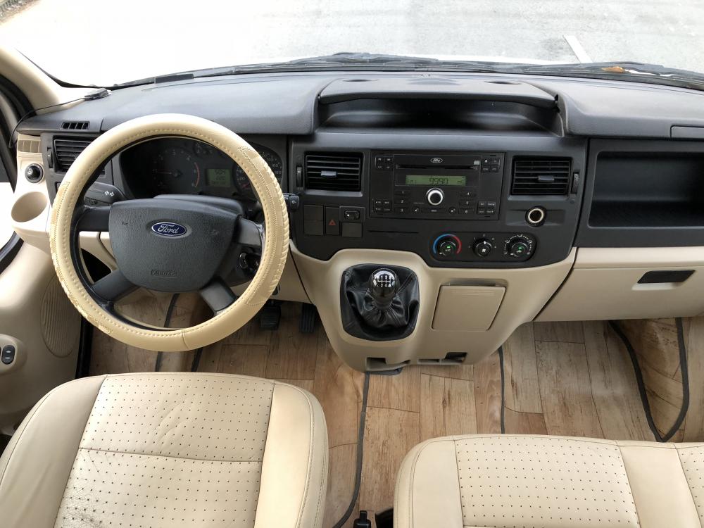 Ford Transit 2.5 MT 2014 - Bán Transit Luxury cuối 2014 loại cao cấp màu bạc, 16 chỗ. Xe nhà xài kĩ