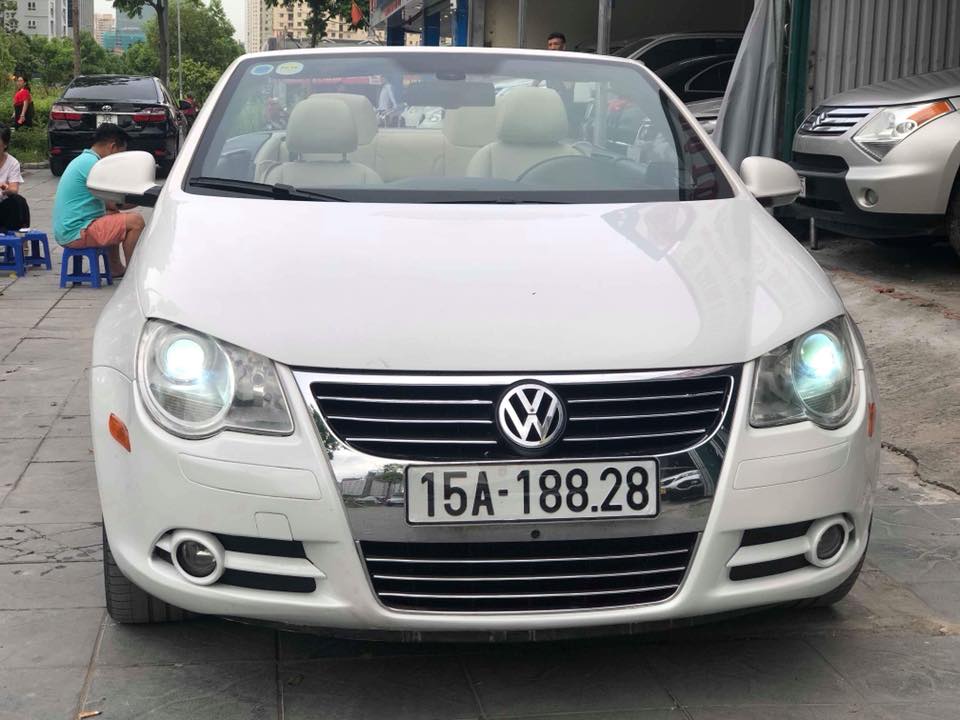 Volkswagen Eos 2.0 2006 - Cần bán xe Volkswagen Eos 2.0 đăng ký 2010, màu trắng, giá 520tr