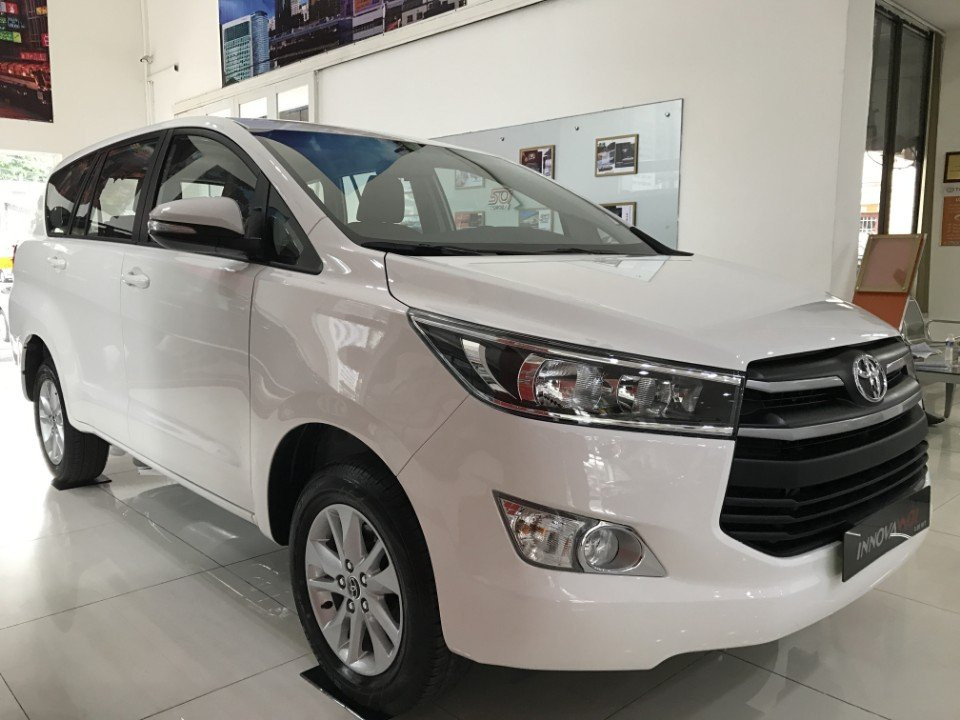 Toyota Innova 2.0E 2018 - Bán Toyota Innova đời 2018, đủ màu, giao ngay, trả trước 170tr nhận xe, hỗ trợ trả góp lãi suất 0.33%