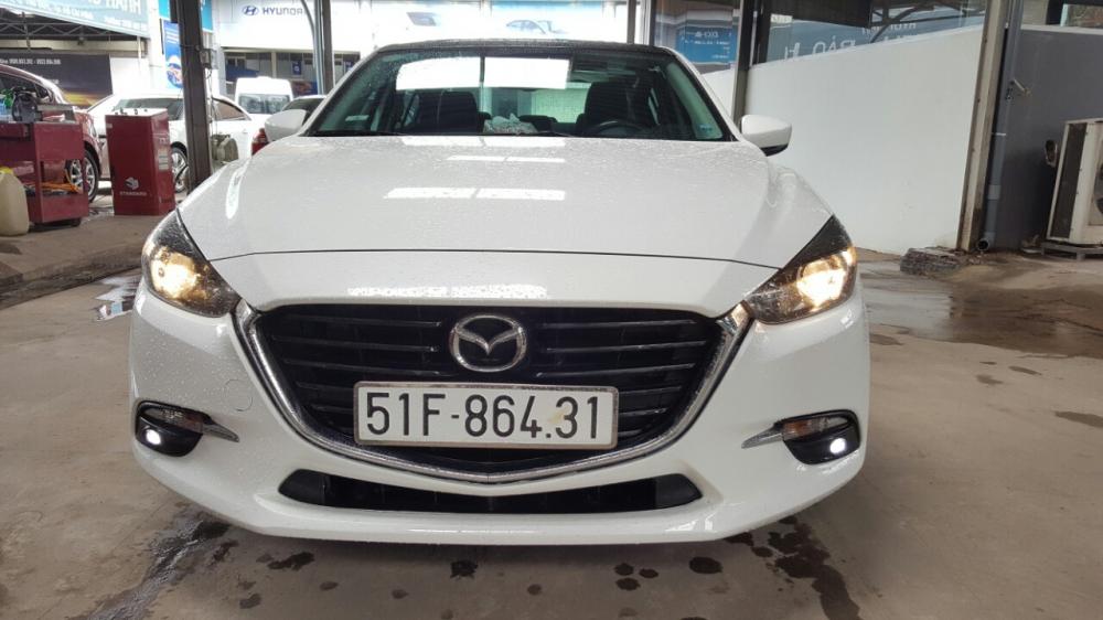 Mazda 3 Facelift 1.5AT 2017 - Bán Mazda 3 FaceLift 1.5AT màu trắng, số tự động, bản sedan sản xuất 2017, biển Sài Gòn, lăn bánh 40.000 km