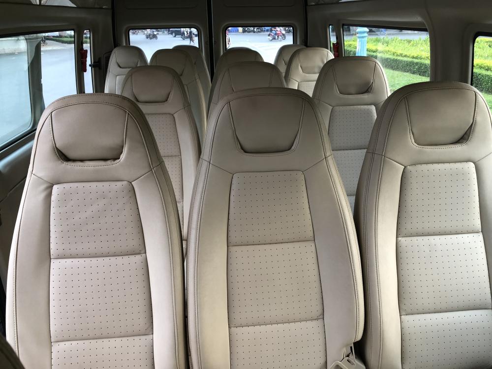 Ford Transit 2.5 MT 2014 - Bán Transit Luxury cuối 2014 loại cao cấp màu bạc, 16 chỗ. Xe nhà xài kĩ