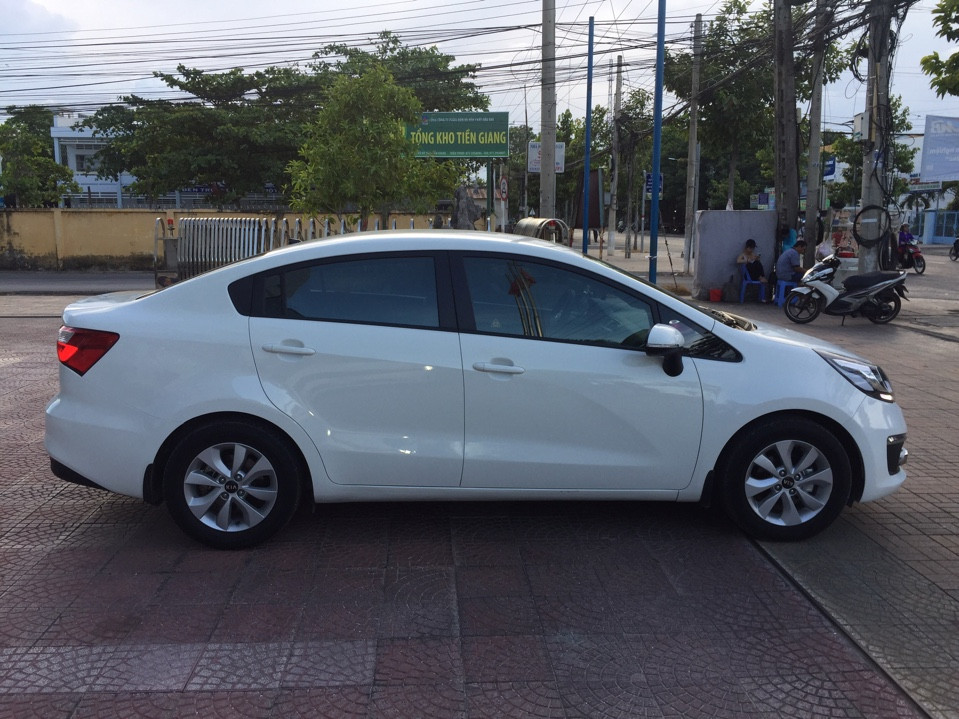 Kia Rio 2015 - Cần bán xe Kia Rio đăng ký 2016, màu trắng, xe nhập Hàn Quốc