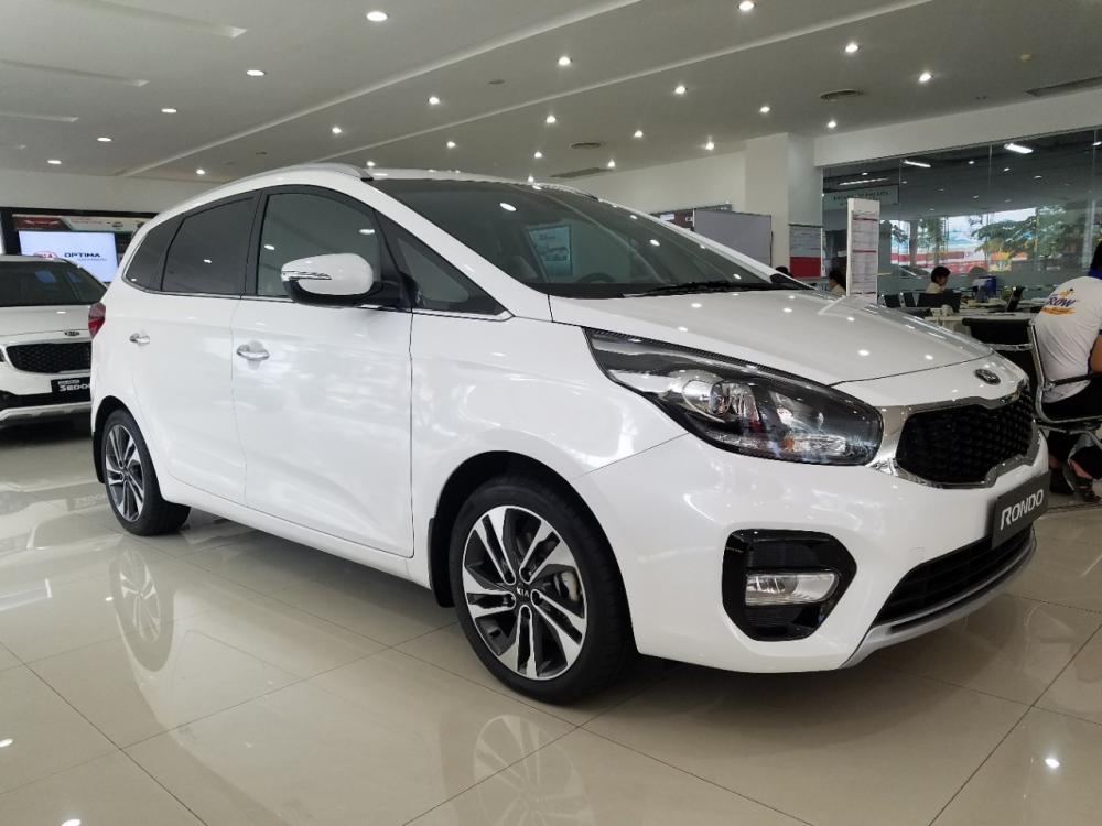 Kia Rondo   GMT 2018 - Bán Kia Rondo GMT 2018, trả trước 200tr, vay tối đa 90%