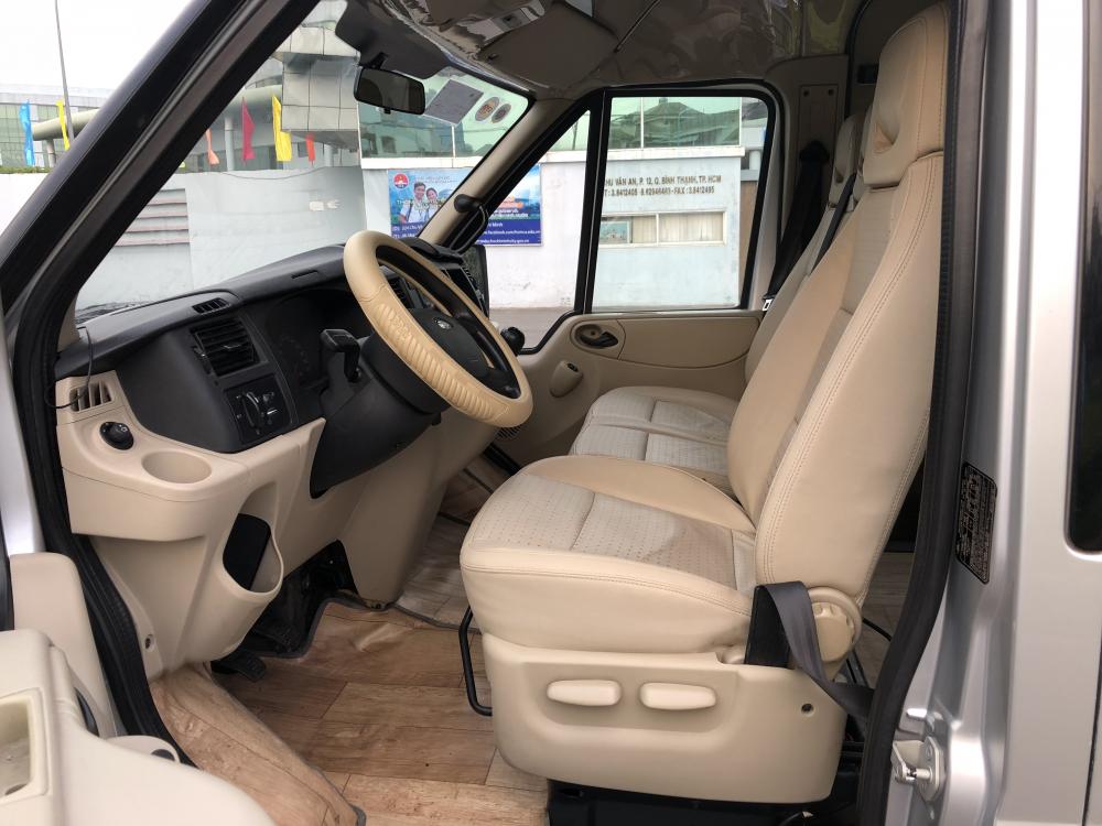 Ford Transit 2.5 MT 2014 - Bán Transit Luxury cuối 2014 loại cao cấp màu bạc, 16 chỗ. Xe nhà xài kĩ