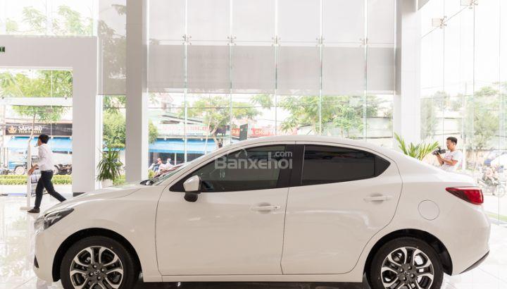 Mazda 2  1.5AT 2018 - Bán Mazda 2 1.5 Sedan đời 2018, màu đỏ