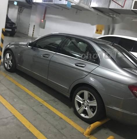 Mercedes-Benz C class  C250 2011 - Cần bán Mercedes C250 năm 2011, màu xám còn mới, giá 650tr