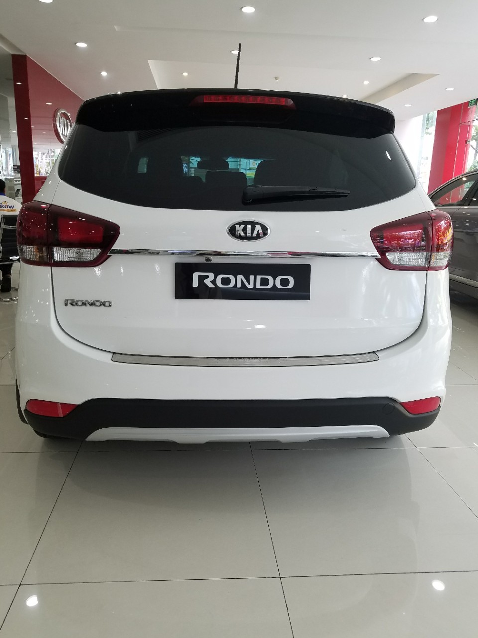 Kia Rondo   GMT 2018 - Bán Kia Rondo GMT 2018, trả trước 200tr, vay tối đa 90%