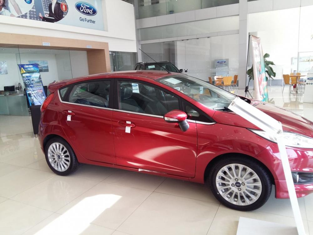 Ford Fiesta 1.5 AT 2018 - Bán xe Ford Fiesta 1.5 AT màu đỏ