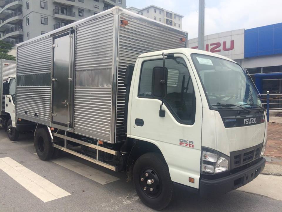 Isuzu QKR 2018 - Bán xe tải Isuzu 2 tấn 4 Euro 4, giá chỉ 450tr