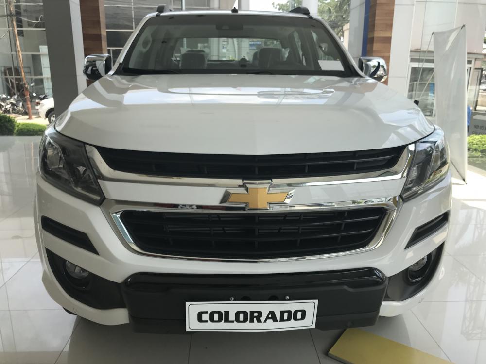 Chevrolet Colorado 2018 - Bán Chevrolet Colorado 2018, màu trắng, giảm tiền mặt 50 triệu, tặng phụ kiện, vay trả góp lãi suất thấp