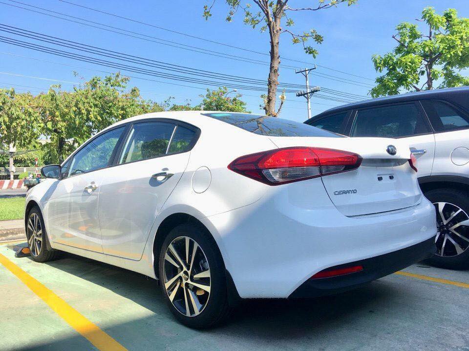 Kia Cerato 1.6 MT 2018 - Bán xe Kia Cerato 1.6 số sàn 2018, mới 100%, giá tốt nhất toàn quốc, gọi ngay 0972926010 để biết chi tiết